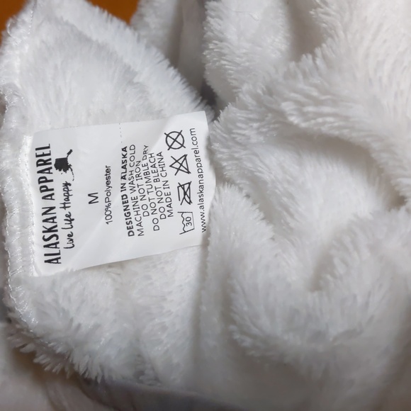 Medium White and Grey Alaskan Apparel sweater - Picture 3 of 3